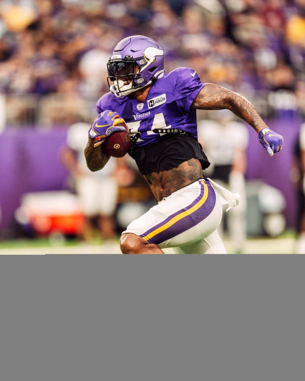 2021_0807_TrainingCamp_Scrimmage_Day10_0176